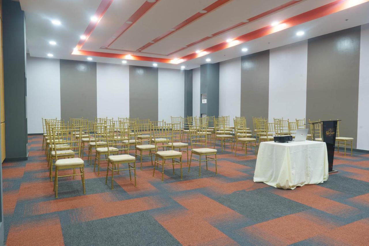 Go Hotels Plus Tuguegarao Exterior photo